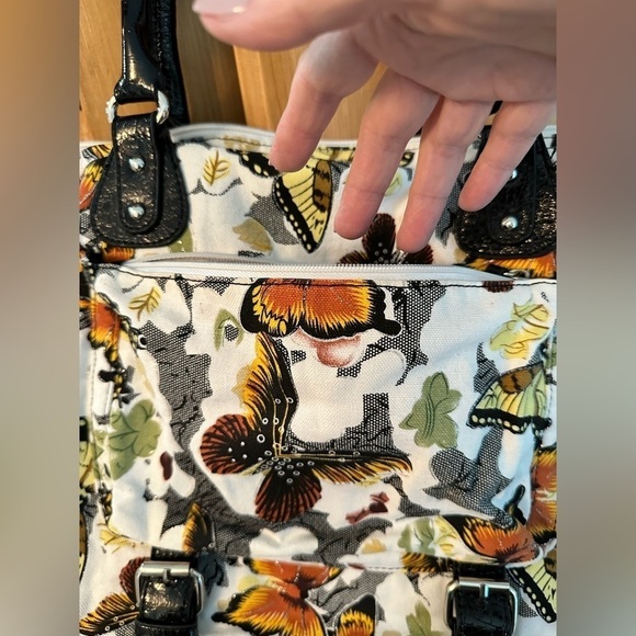 Beautiful Butterfly Overnight Travel Carpet Bag Unique Tapestry Feel - Picture 2 of 11